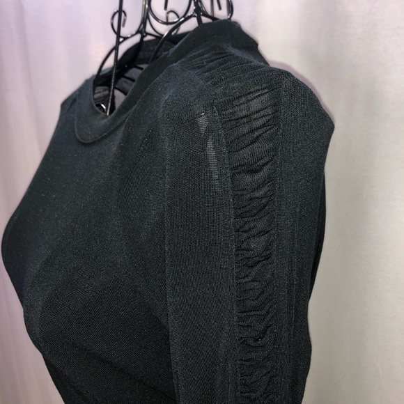 Guess - Picture 3 of 6